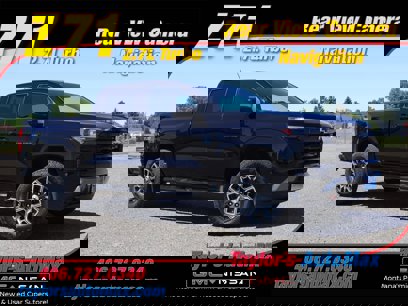 Used 2023 Chevrolet Colorado Z71 w/ Z71 Convenience Package 2