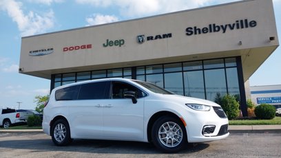 New 2026 Chrysler Pacifica Select