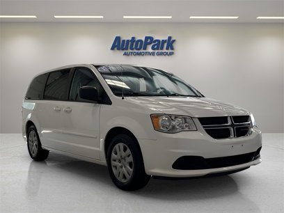 Used 2017 Dodge Grand Caravan SE w/ UConnect Hands-Free Group