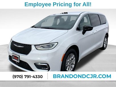 New 2025 Chrysler Pacifica Select