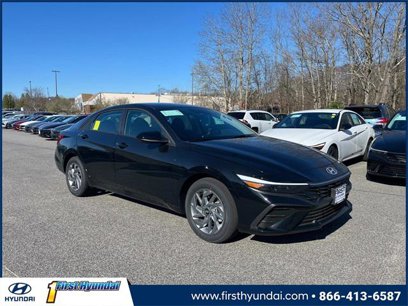 New 2025 Hyundai Elantra Blue