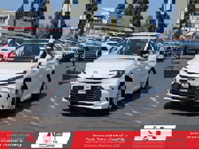New 2025 Toyota Camry LE
