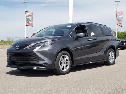 New 2025 Toyota Sienna XLE