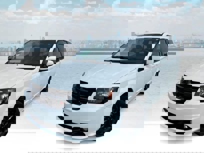 Used 2019 Dodge Grand Caravan SXT w/ Blacktop Package