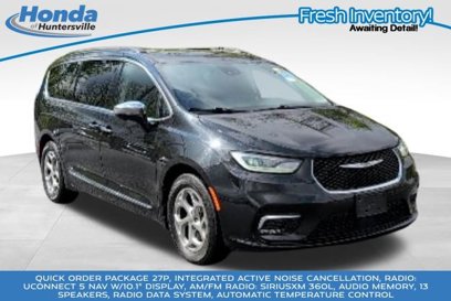 Used 2023 Chrysler Pacifica Limited