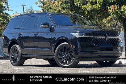 New 2025 Lincoln Navigator Reserve w/ Jet Appearance Package