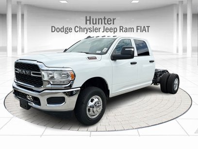 New 2024 RAM 3500 Tradesman w/ Chrome Appearance Group