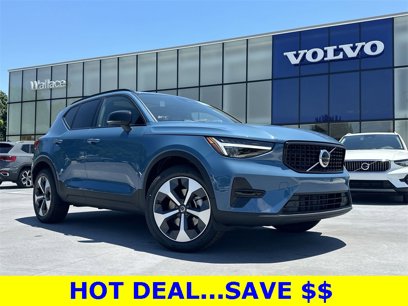 New 2024 Volvo XC40 B5 Core