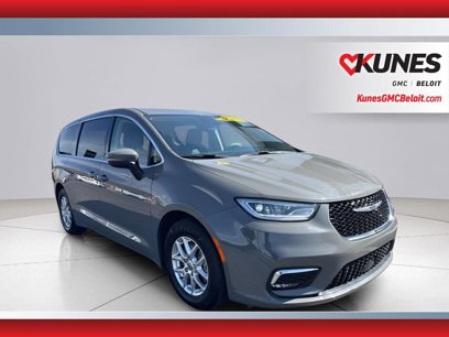 Used 2023 Chrysler Pacifica Touring-L