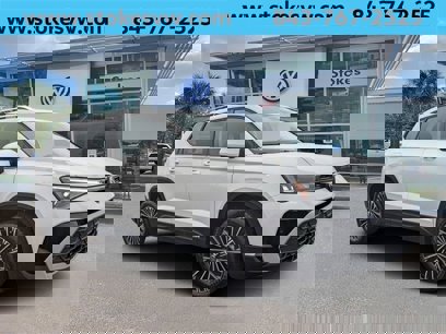New 2025 Volkswagen Taos SE