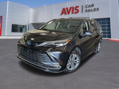 Used 2023 Toyota Sienna Platinum