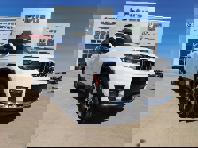 New 2025 Jeep Grand Cherokee L Limited w/ Luxury Tech Group II