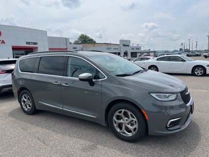 Used 2023 Chrysler Pacifica Limited