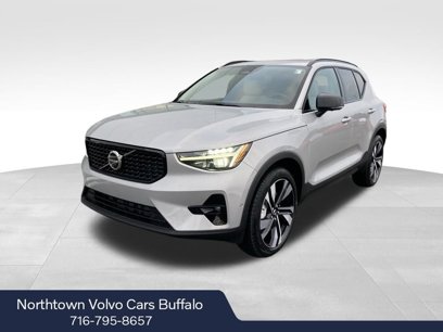 New 2025 Volvo XC40 B5 Ultra w/ Climate Package