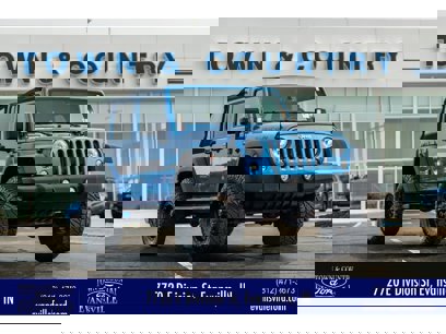 Used 2015 Jeep Wrangler Unlimited Rubicon w/ Connectivity Group