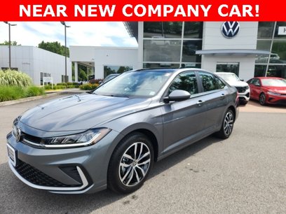 Certified 2025 Volkswagen Jetta SE w/ Sunroof Package