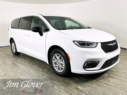 New 2025 Chrysler Pacifica Select