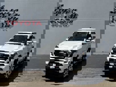 New 2025 Toyota Tacoma SR5