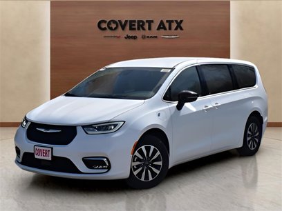New 2025 Chrysler Pacifica Select