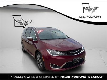 Used 2017 Chrysler Pacifica Limited w/ Tire & Wheel Group