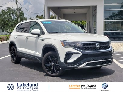 Used 2024 Volkswagen Taos SE w/ Black Wheel Package
