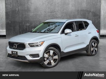 Used 2020 Volvo XC40 T4 Momentum w/ Protection Package Premier