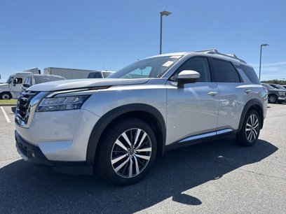 Used 2022 Nissan Pathfinder Platinum w/ Cargo Package