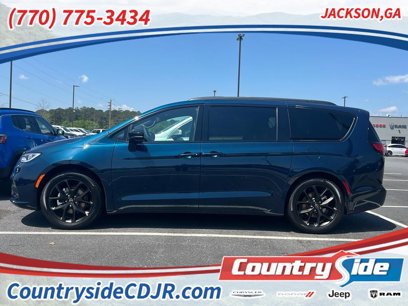 New 2025 Chrysler Pacifica Limited