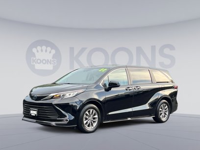 Used 2022 Toyota Sienna XLE