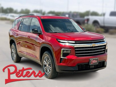 Used 2025 Chevrolet Traverse LT