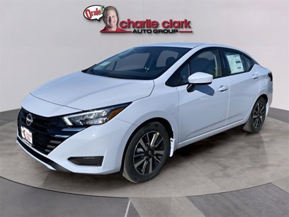 New 2025 Nissan Versa SV w/ Trunk Package