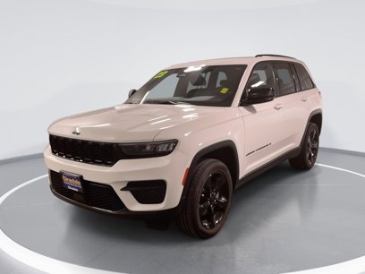 Used 2023 Jeep Grand Cherokee Altitude