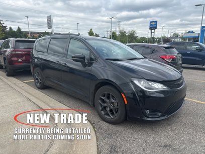 Used 2019 Chrysler Pacifica Limited w/ S Appearance Package