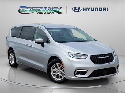 Used 2023 Chrysler Pacifica Touring-L