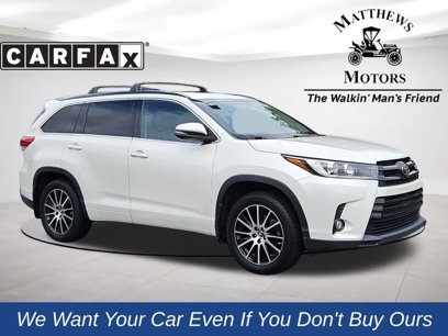 Used 2017 Toyota Highlander SE