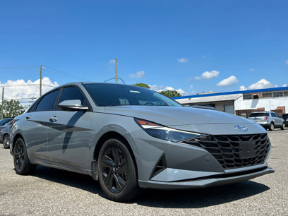 Certified 2022 Hyundai Elantra SEL