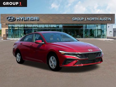 New 2025 Hyundai Elantra SE