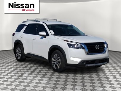 New 2025 Nissan Pathfinder SL w/ SL Premium Package