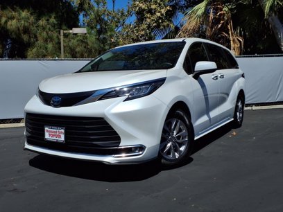 Certified 2023 Toyota Sienna XLE