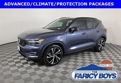 Used 2022 Volvo XC40 T5 R-Design w/ Advanced Package