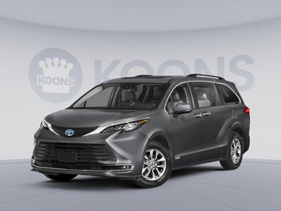 New 2025 Toyota Sienna XLE