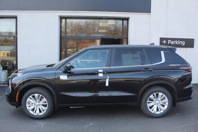 New 2025 Mitsubishi Outlander ES