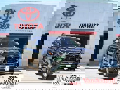 New 2025 Toyota Highlander Platinum