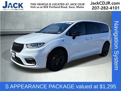 Used 2023 Chrysler Pacifica Limited w/ S Appearance Package
