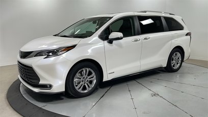 Used 2021 Toyota Sienna Platinum