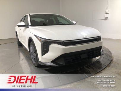 New 2025 Kia K4 LX