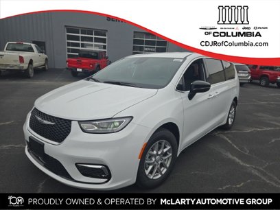 New 2026 Chrysler Pacifica Select