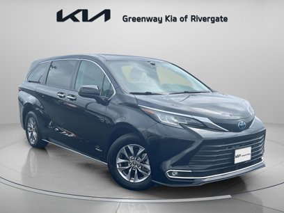Used 2021 Toyota Sienna XLE