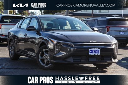 New 2025 Kia K4 LXS