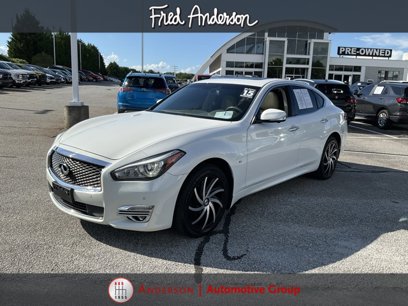 Used 2015 INFINITI Q70 3.7 w/ Technology Package
